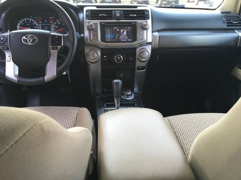 Used 2018 Toyota 4Runner SR5 AWD/4WD image 23