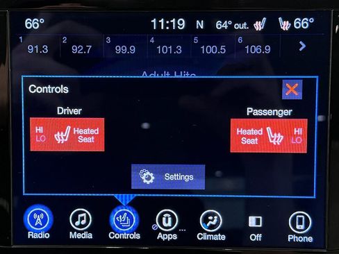 Used 2017 Chrysler Pacifica Touring-L w/ Tire & Wheel Group FWD image 21