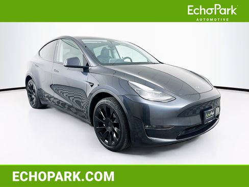 Used 2024 Tesla Model Y Long Range image 1