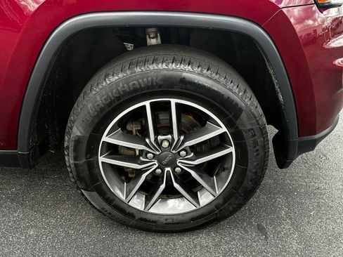 Used 2019 Jeep Grand Cherokee Limited AWD/4WD image 12