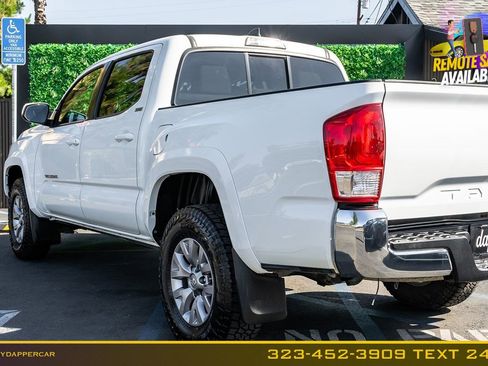 Used 2017 Toyota Tacoma SR5 w/ SR5 Appearance Package (SM) RWD image 9