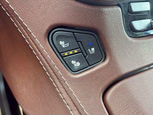 Used 2017 Chevrolet Tahoe Premier AWD/4WD image 39
