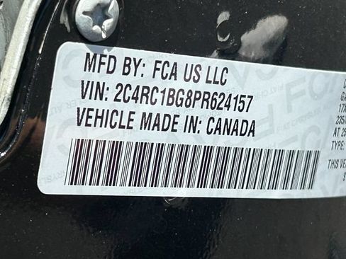 Used 2023 Chrysler Pacifica Touring-L FWD image 38