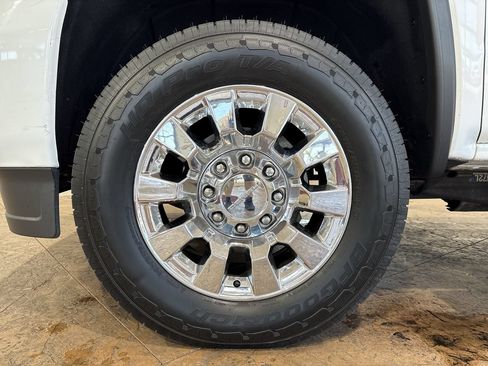 Used 2016 GMC Sierra 2500 Denali w/ Duramax Plus Package AWD/4WD image 10