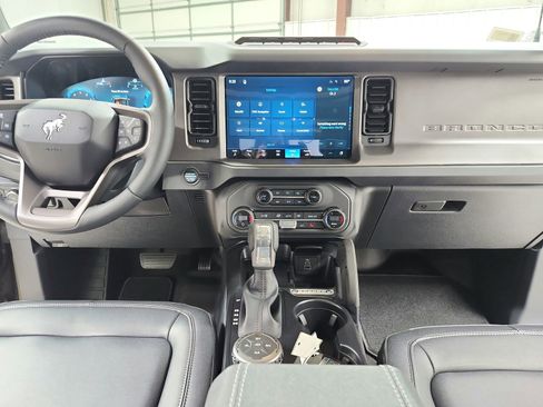 New 2026 Ford Bronco Badlands AWD/4WD image 24