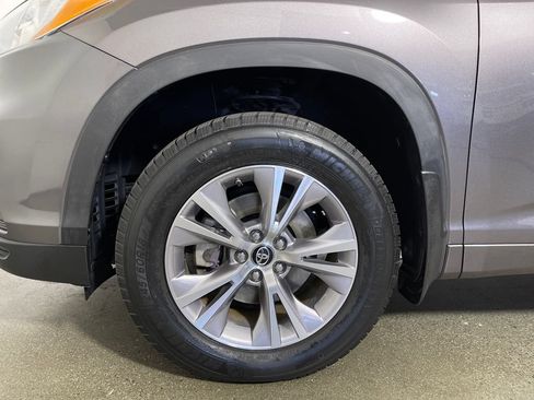 Used 2016 Toyota Highlander Plus AWD/4WD image 11