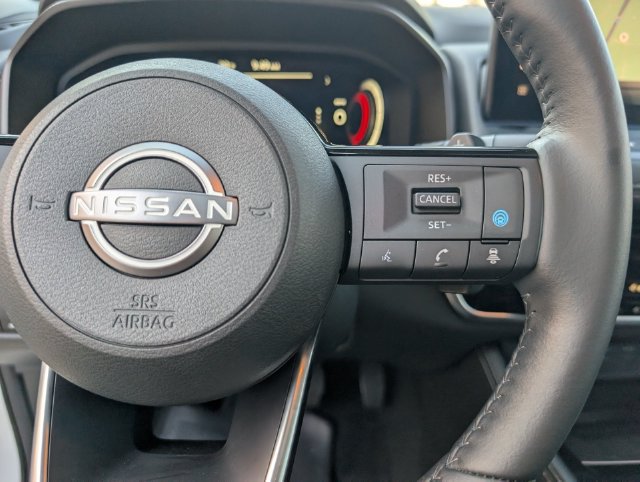 Used 2024 Nissan Rogue Platinum FWD image 14