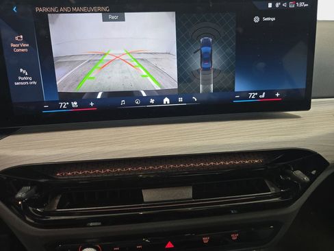 Used 2025 BMW 330i Sedan w/ Convenience Package image 23