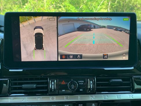 New 2026 Nissan Pathfinder SL FWD image 14