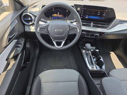 New 2026 Chevrolet Trax LT w/ Driver Confidence Package FWD image 12