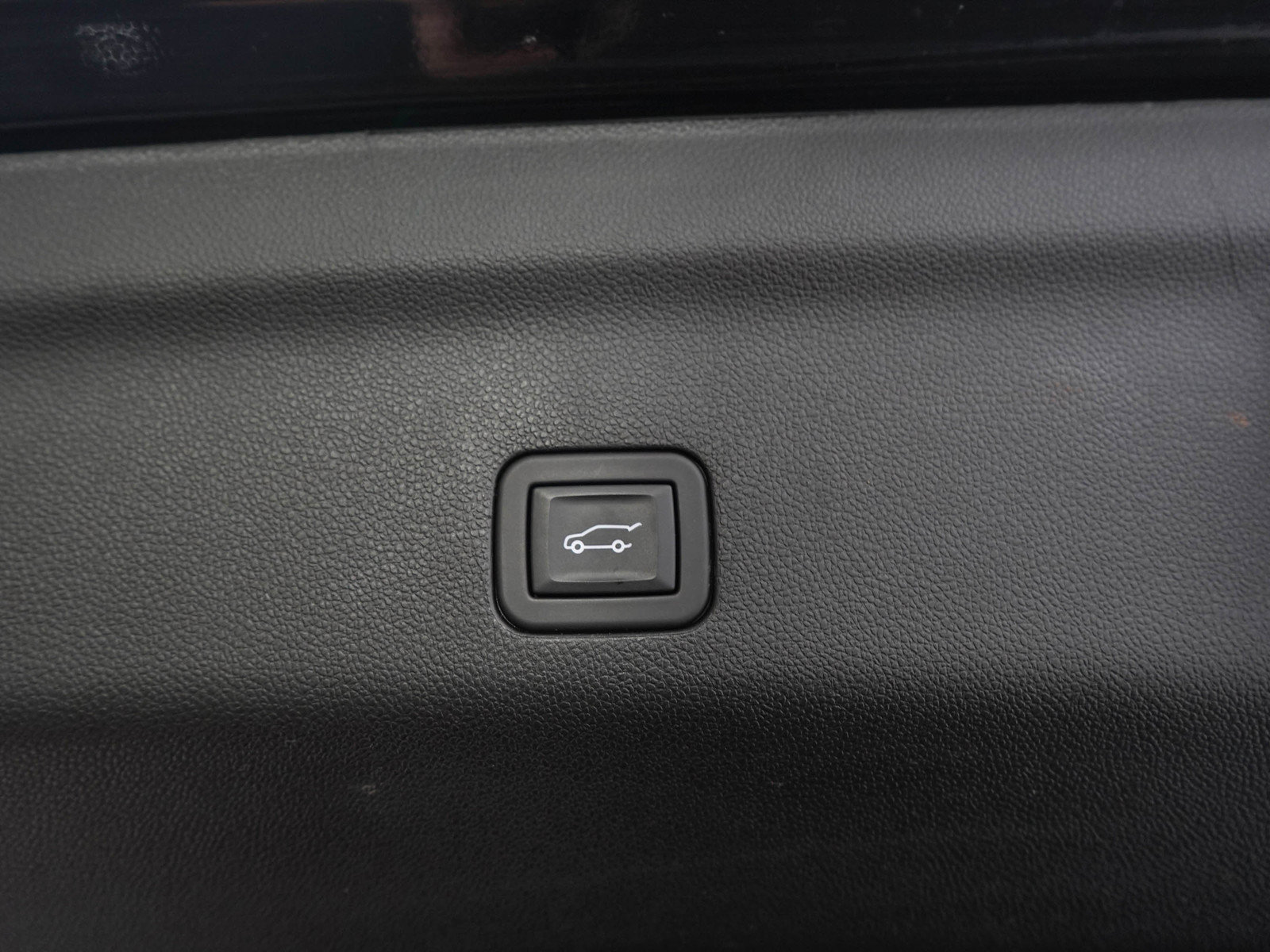 Used 2024 GMC Yukon Denali Ultimate AWD/4WD image 10