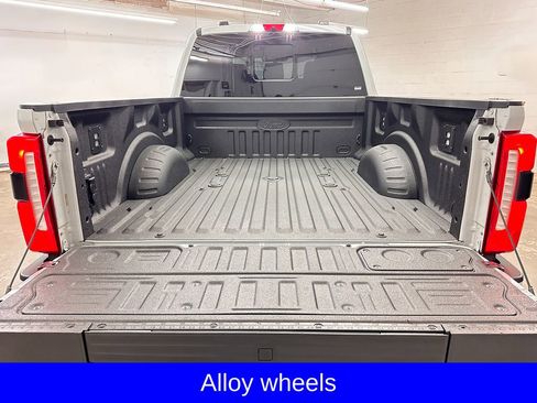 Certified 2025 Ford F250 Lariat w/ Lariat Ultimate Package AWD/4WD image 18