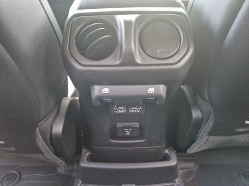 Used 2024 Jeep Wrangler High Altitude AWD/4WD image 21