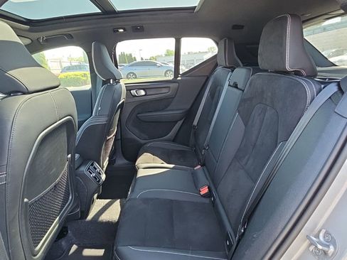 Certified 2025 Volvo XC40 B5 Plus AWD/4WD image 12