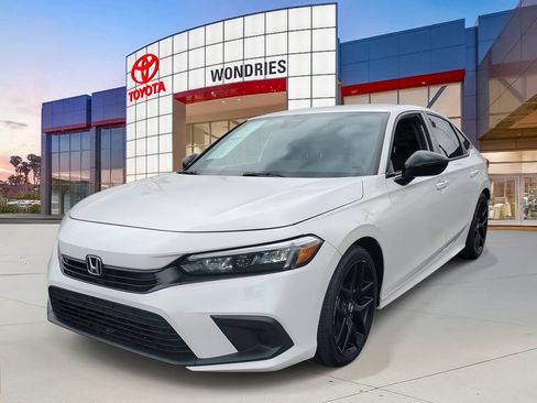 Used 2022 Honda Civic Sport image 2