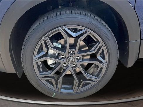 New 2026 Nissan Kicks SR w/ SR Premium Package FWD image 12