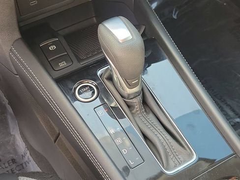 Certified 2023 Nissan Kicks SR w/ SR Premium Package FWD image 27