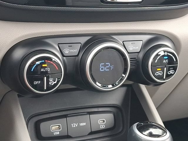 Certified 2024 Hyundai Venue SEL FWD image 16