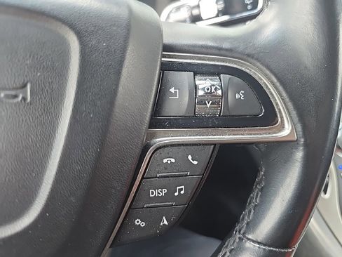 Used 2020 Lincoln Nautilus Premier w/ Equipment Group 101A image 10