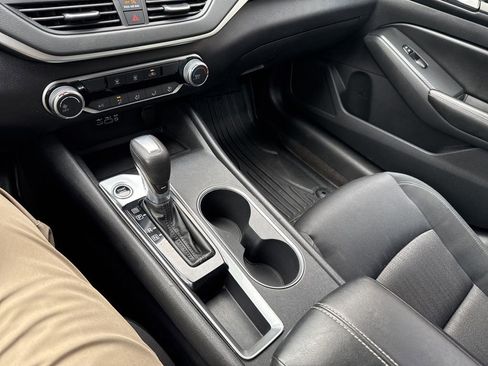 Used 2022 Nissan Altima 2.5 SV image 22