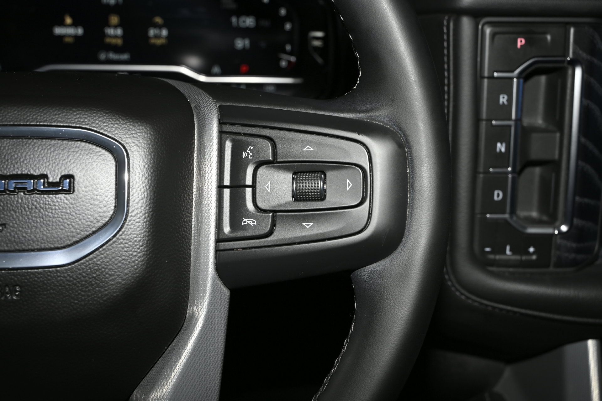Used 2023 GMC Yukon XL Denali RWD image 39