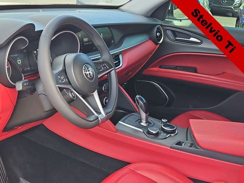 Used 2019 Alfa Romeo Stelvio Ti AWD/4WD image 10