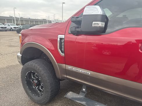 Used 2017 Ford F250 Lariat w/ Lariat Ultimate Package image 2