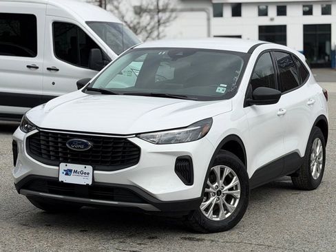Certified 2025 Ford Escape Active AWD/4WD image 1