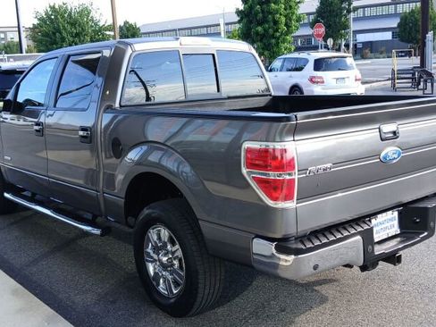 Used 2011 Ford F150 XLT w/ XLT Chrome Pkg image 5