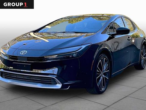 Used 2024 Toyota Prius XLE image 1