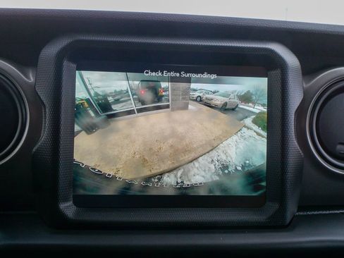 Used 2021 Jeep Wrangler Sport AWD/4WD image 19