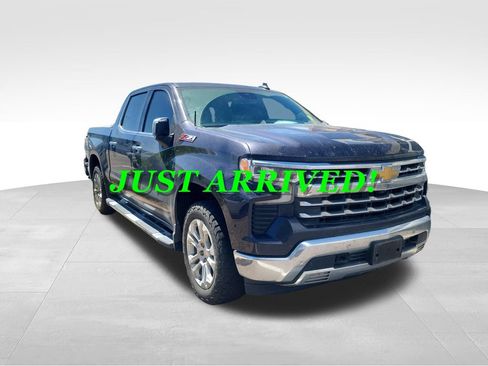Used 2023 Chevrolet Silverado 1500 LTZ w/ LTZ Premium Package AWD/4WD image 3