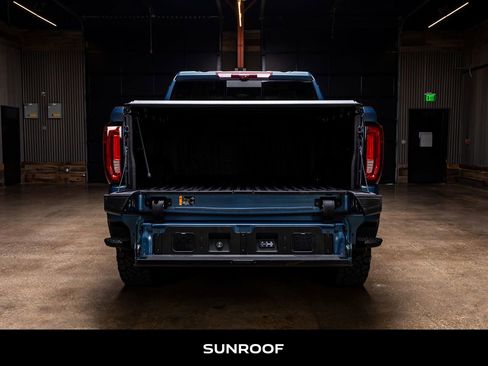 Used 2025 GMC Sierra 1500 Denali Ultimate image 9