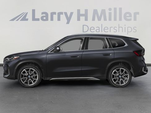 Used 2025 BMW X1 xDrive28i w/ Technology Package AWD/4WD image 3