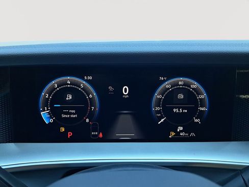 New 2025 Volkswagen Tiguan SE image 23