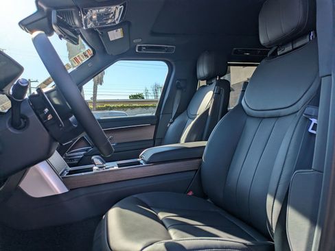 New 2026 Land Rover Range Rover Long Wheelbase SE image 13