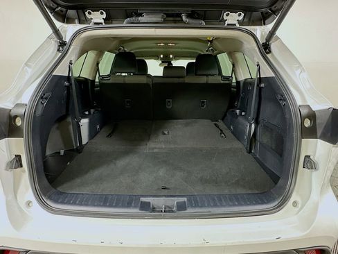 Certified 2024 Toyota Highlander LE image 25