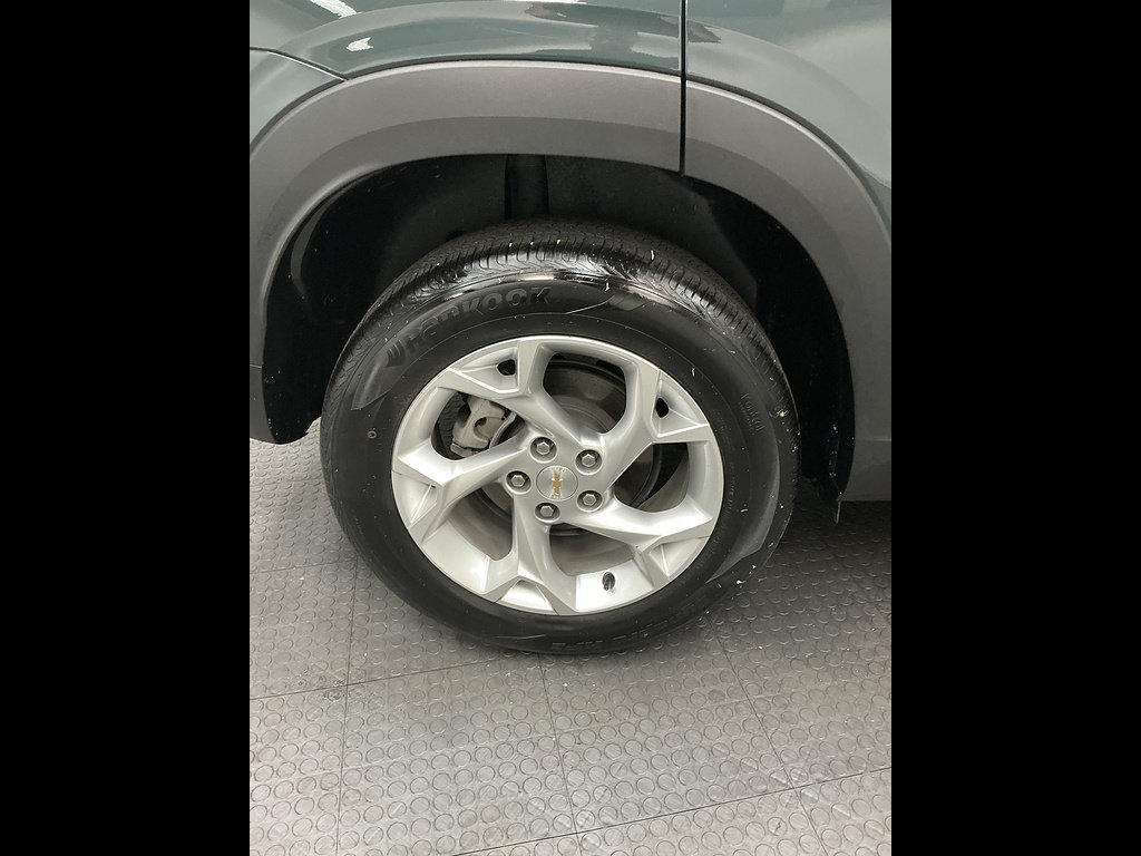 Used 2025 Chevrolet Trax LS w/ LS Convenience Package FWD image 36