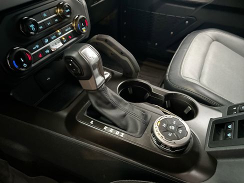 Used 2022 Ford Bronco Everglades image 15