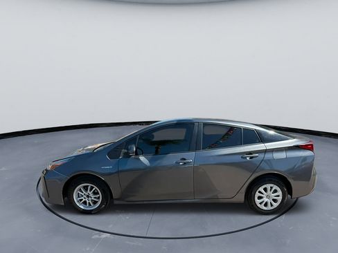 Used 2019 Toyota Prius L Eco FWD image 3
