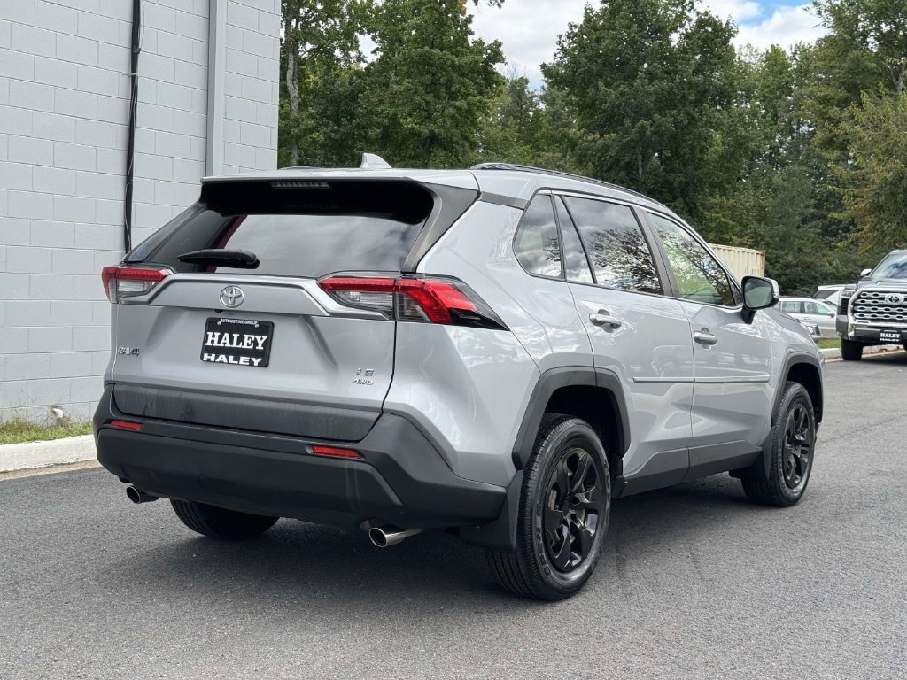 Used 2019 Toyota RAV4 LE w/ All Weather Liner Package AWD/4WD image 21