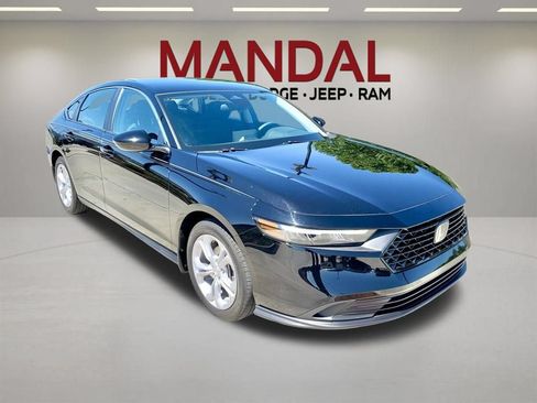 Used 2025 Honda Accord LX image 4