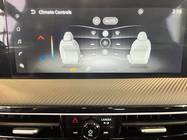 Used 2025 Nissan Kicks SR FWD image 14