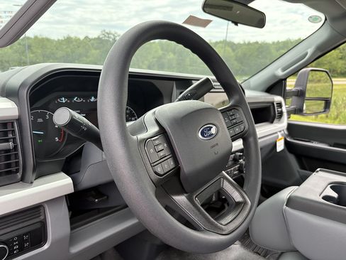 New 2026 Ford F550 4x4 Regular Cab Super Duty image 18