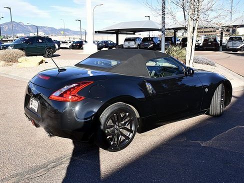 Used 2019 Nissan 370Z Touring image 24