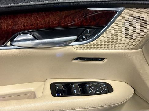 Used 2018 Cadillac XT5 Luxury w/ Driver Awareness Package image 20