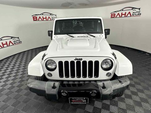 Used 2015 Jeep Wrangler Unlimited Sahara AWD/4WD image 13