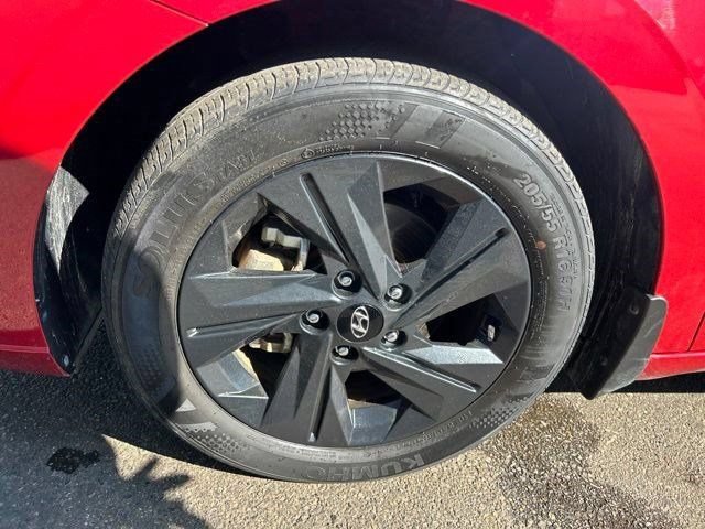 Used 2023 Hyundai Elantra SEL FWD image 48