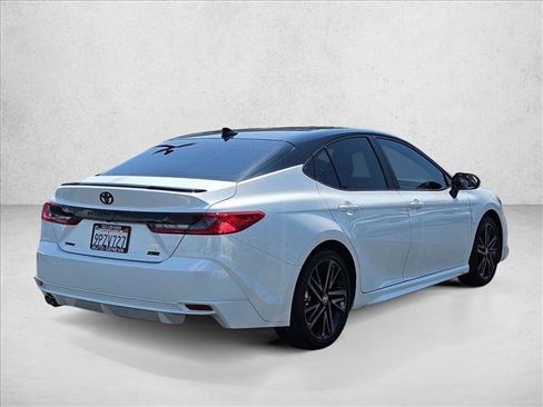 Used 2025 Toyota Camry XSE FWD image 5