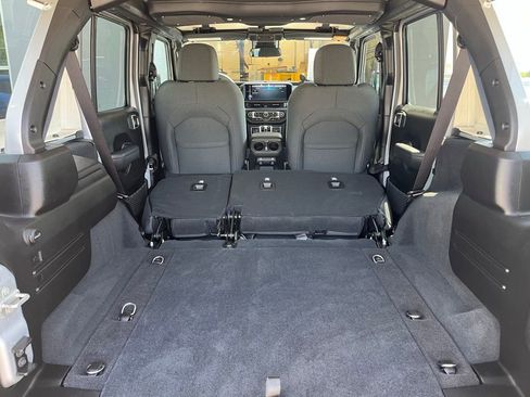Used 2024 Jeep Wrangler Unlimited Sport AWD/4WD image 31